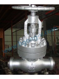API cast steel high pressure weld bolt bonnet globe valve